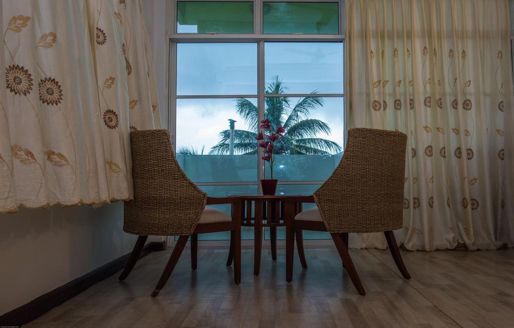 Rivers Beach & Spa Хулхумале Екстериор снимка